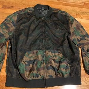 Men’s camo zip up